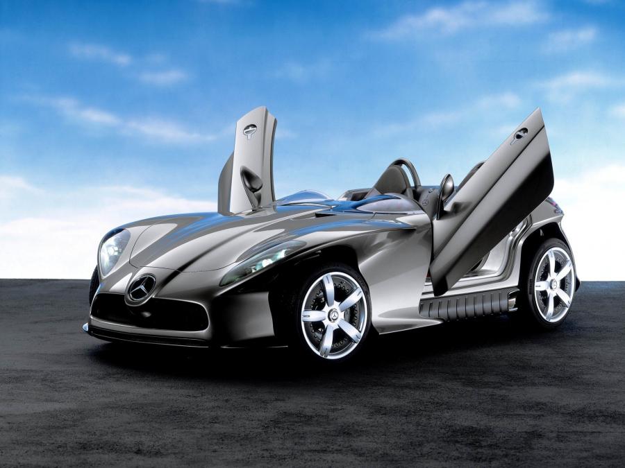  Mercedes-Benz F400 Carving Concept 2001 года  (фото 3 из 21)